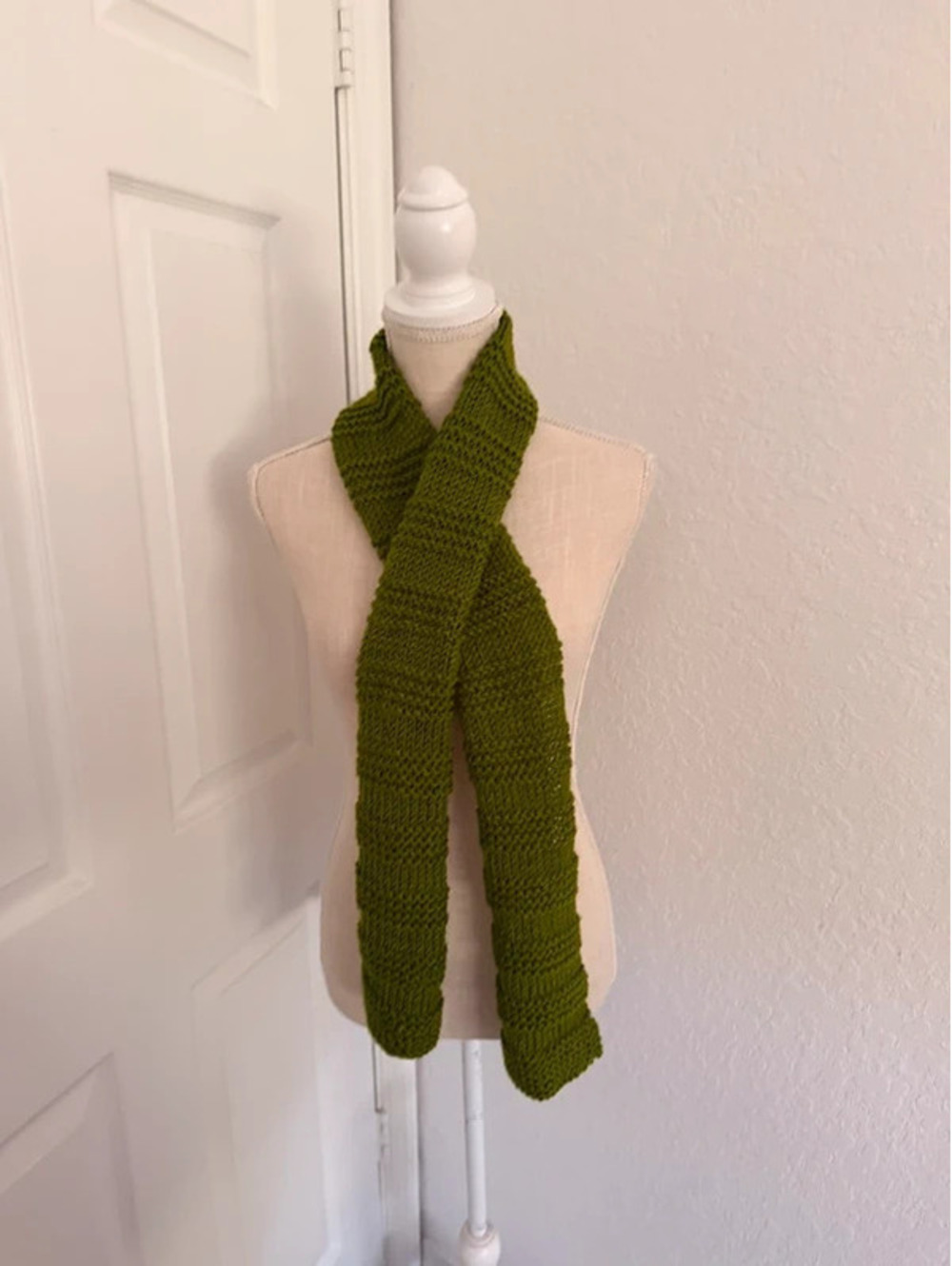 Set of 2 scarves - Green & Cream - Picture 3 of 6